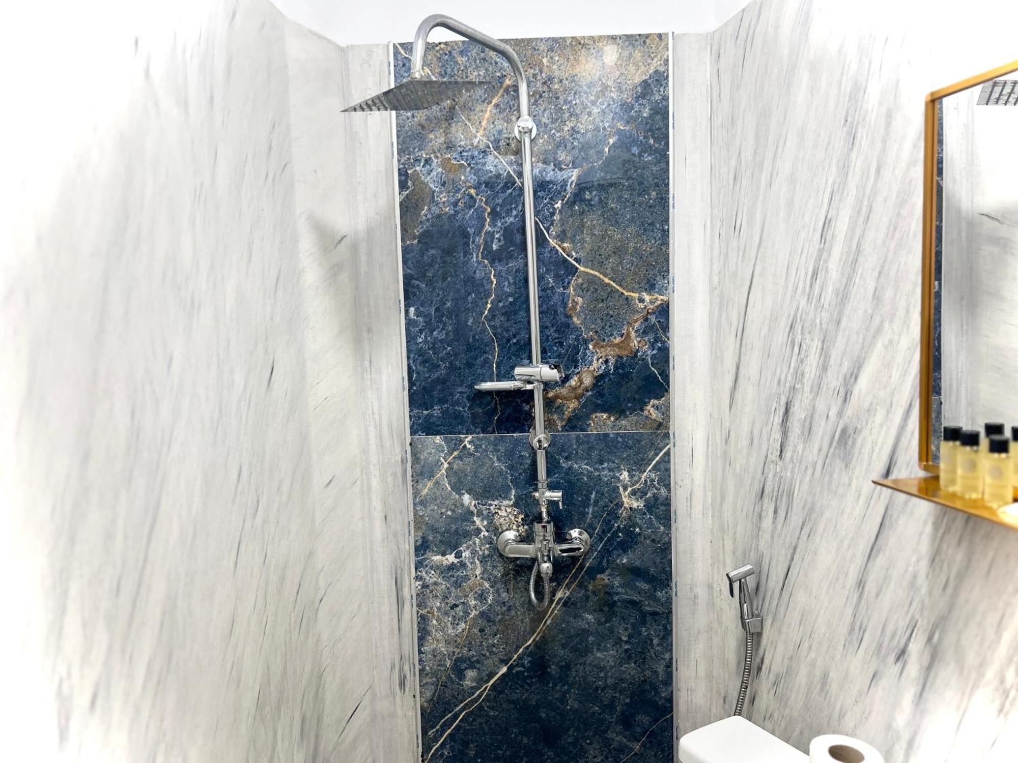 Tirana Square Hotel מראה חיצוני תמונה