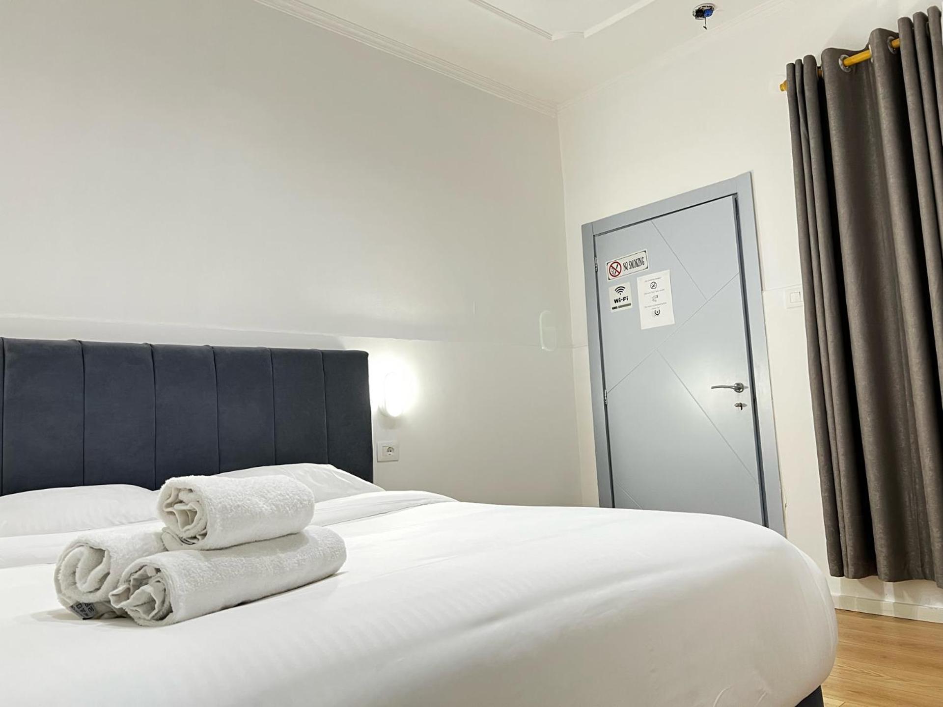 Tirana Square Hotel מראה חיצוני תמונה