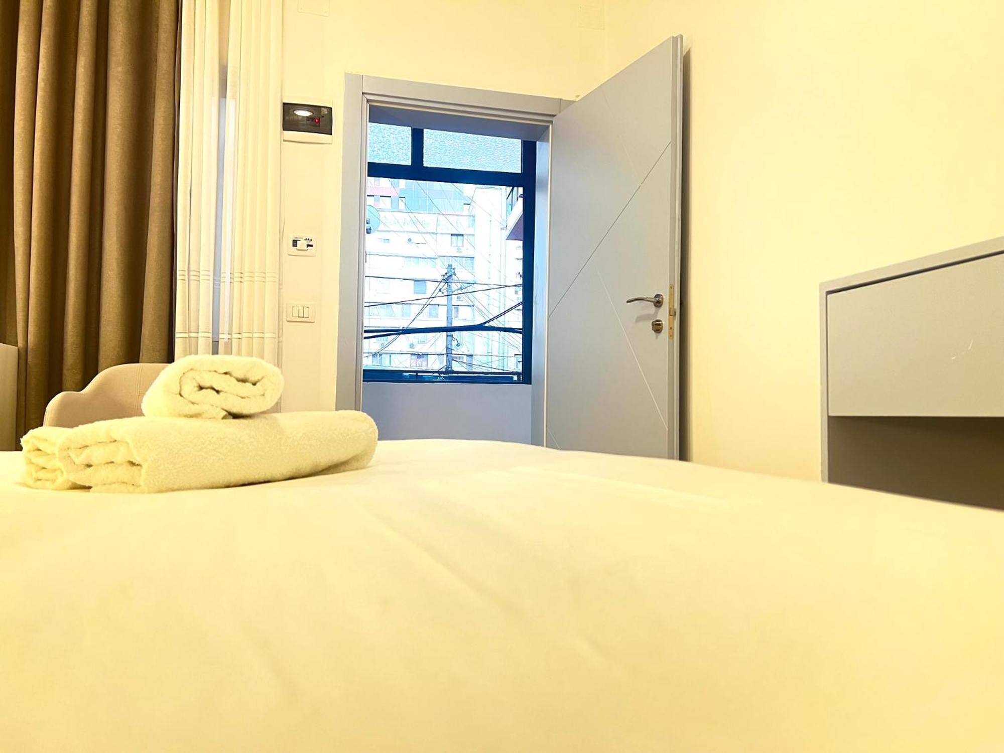 Tirana Square Hotel מראה חיצוני תמונה