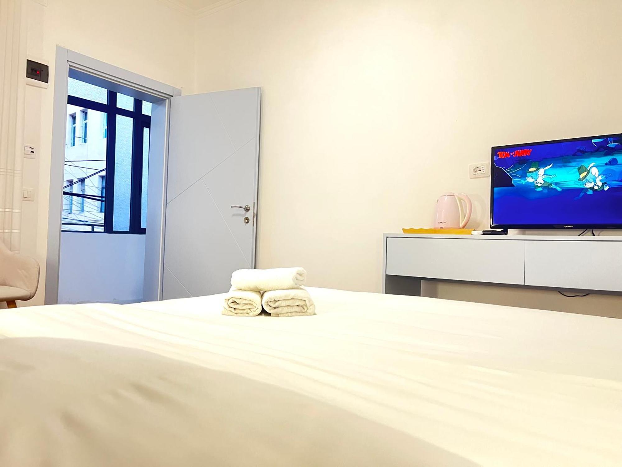 Tirana Square Hotel מראה חיצוני תמונה